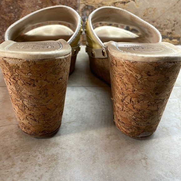 Tory Burch Wedge Sandals Platform Patent Leather Cork Yellow Size 10 M - Picture 14 of 16